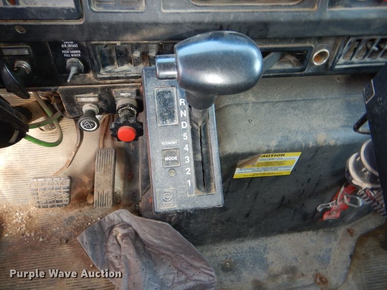 image for item DG1110 1997 International 4900 dump truck