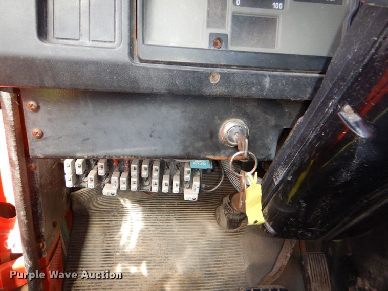 image for item DG1110 1997 International 4900 dump truck