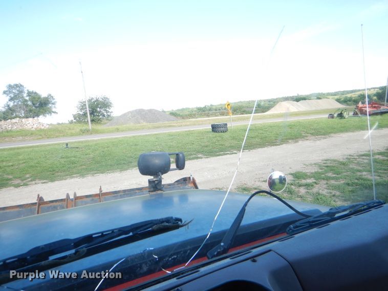 image for item DG1110 1997 International 4900 dump truck