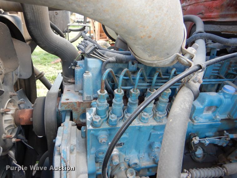 image for item DG1110 1997 International 4900 dump truck