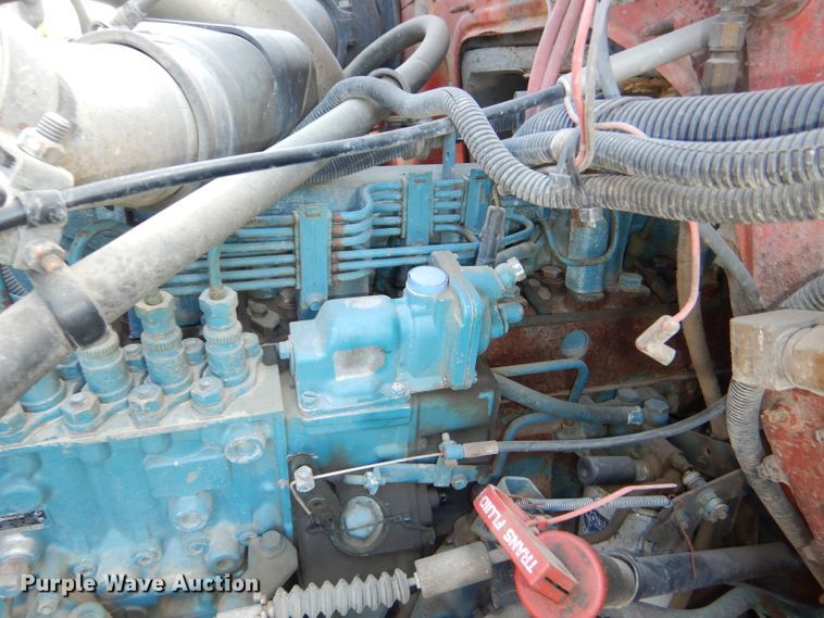 image for item DG1110 1997 International 4900 dump truck