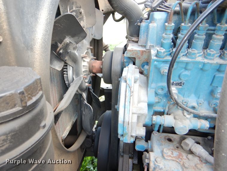 image for item DG1110 1997 International 4900 dump truck