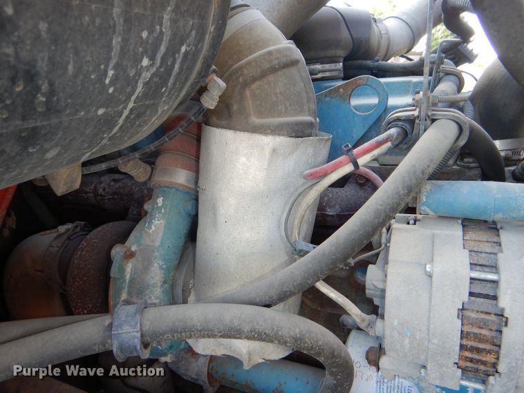 image for item DG1110 1997 International 4900 dump truck