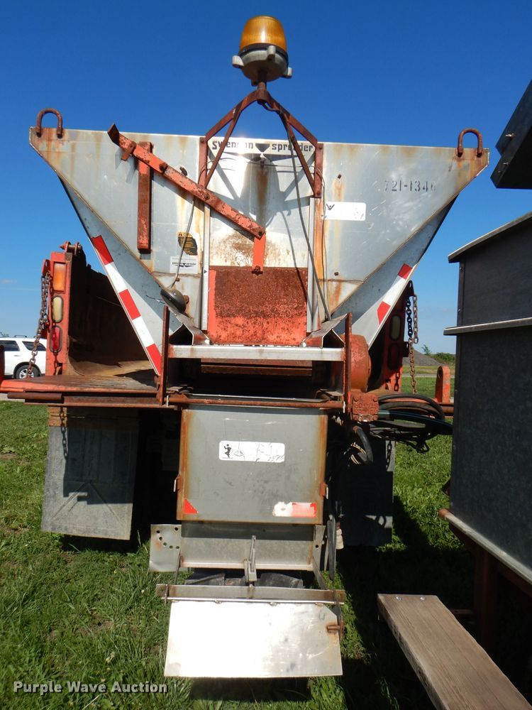 image for item DG1110 1997 International 4900 dump truck