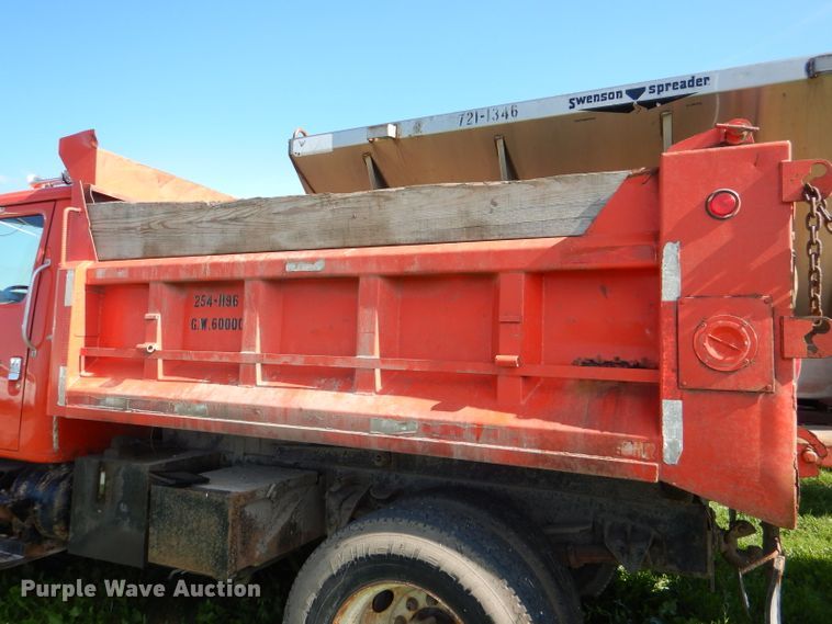 image for item DG1110 1997 International 4900 dump truck