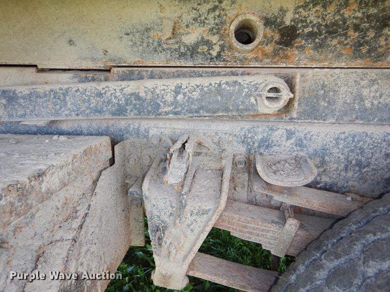 image for item DG1110 1997 International 4900 dump truck