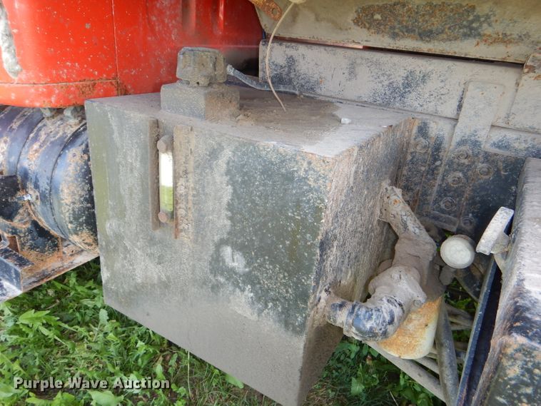 image for item DG1110 1997 International 4900 dump truck