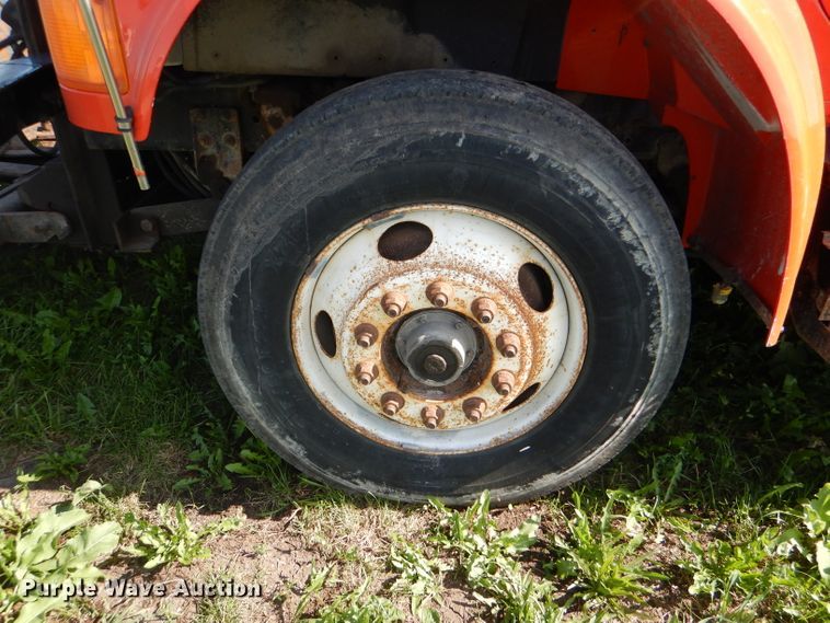 image for item DG1110 1997 International 4900 dump truck