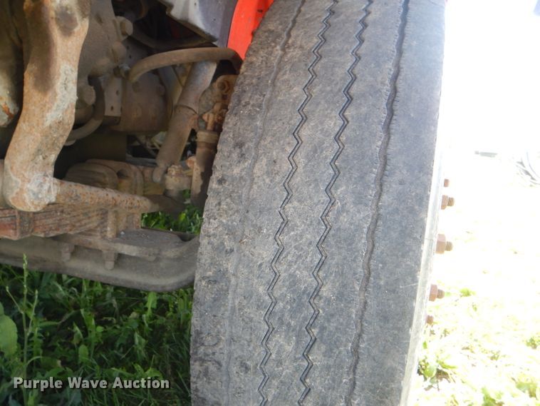 image for item DG1110 1997 International 4900 dump truck