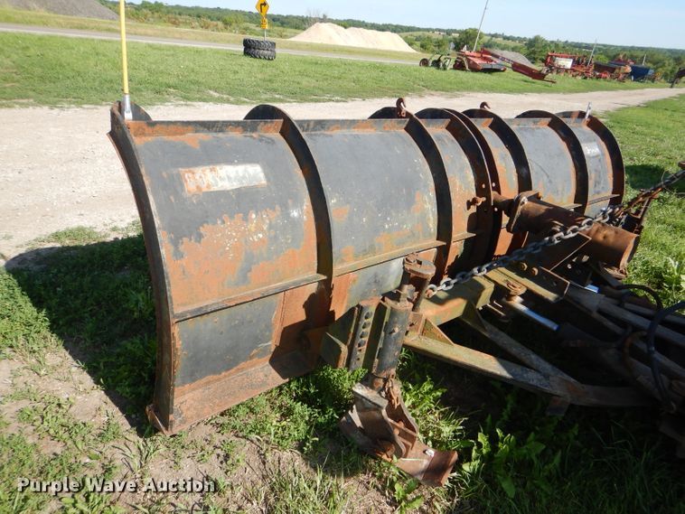 image for item DG1110 1997 International 4900 dump truck