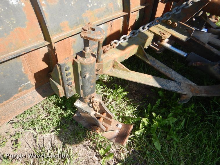 image for item DG1110 1997 International 4900 dump truck