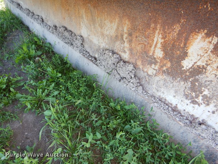 image for item DG1110 1997 International 4900 dump truck