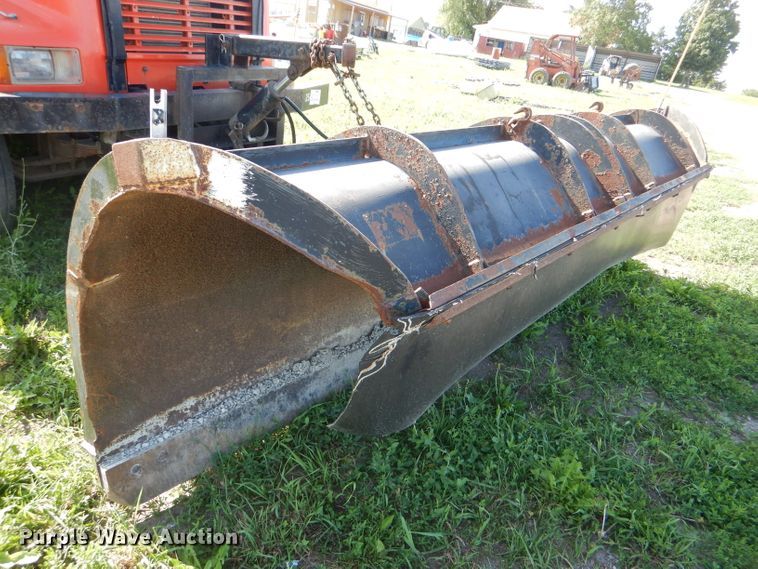 image for item DG1110 1997 International 4900 dump truck