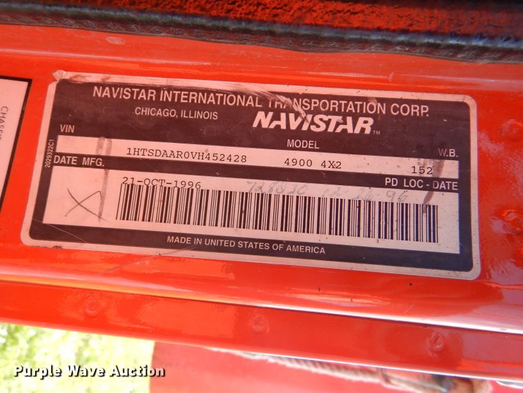 image for item DG1110 1997 International 4900 dump truck