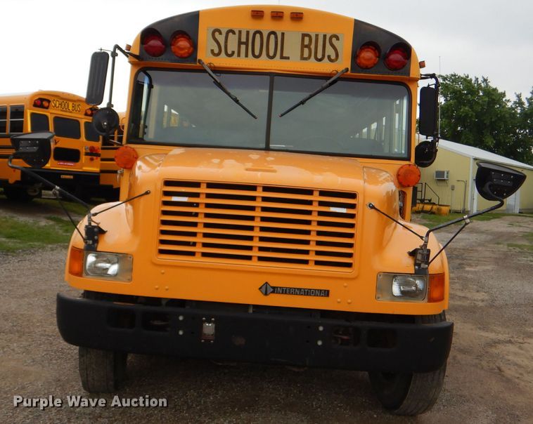 image for item DG1136 1999 International 3800 school bus