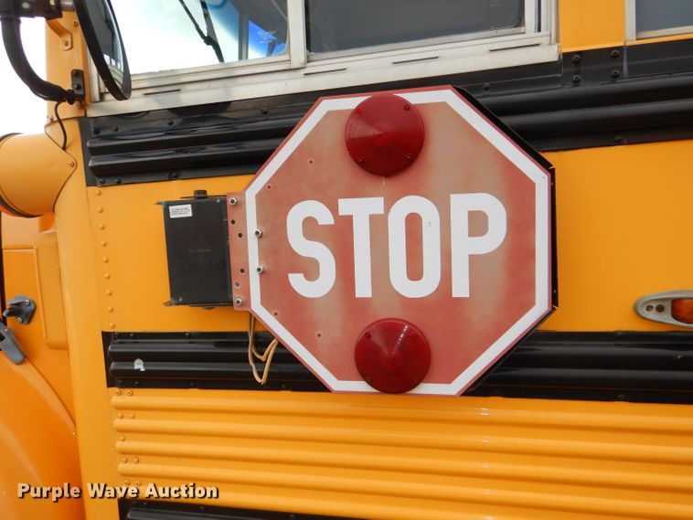 image for item DG1136 1999 International 3800 school bus