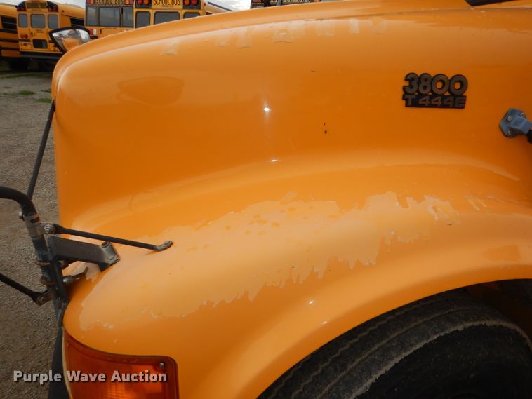 image for item DG1136 1999 International 3800 school bus