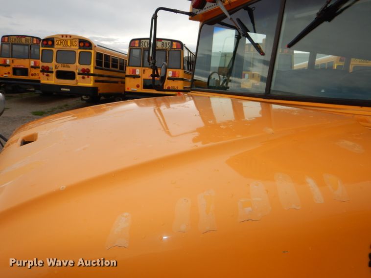 image for item DG1136 1999 International 3800 school bus