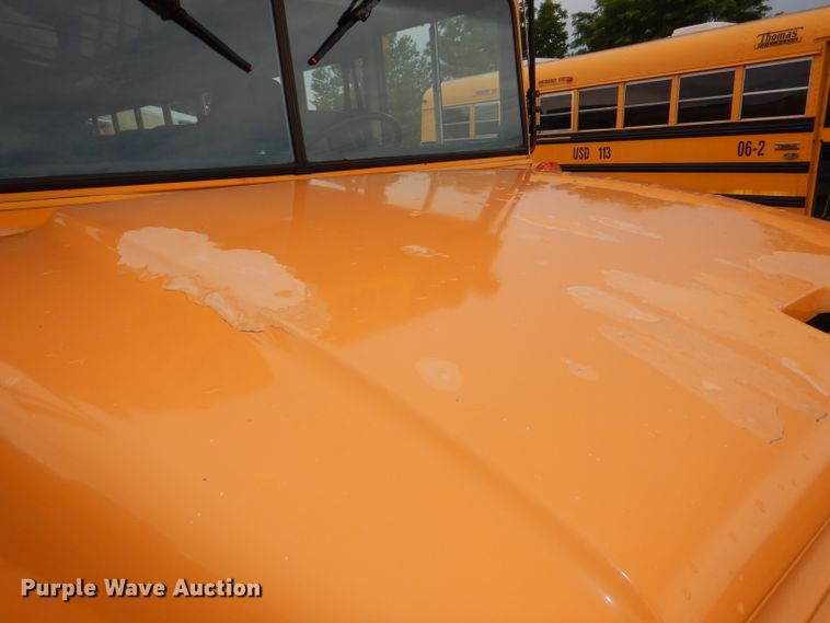 image for item DG1136 1999 International 3800 school bus