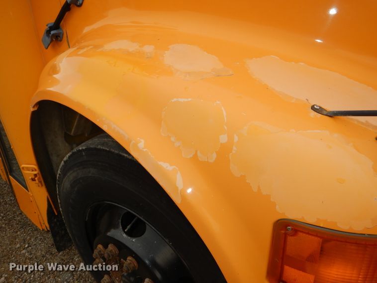 image for item DG1136 1999 International 3800 school bus