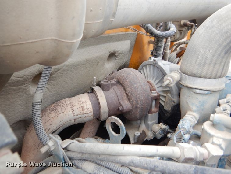 image for item DG1136 1999 International 3800 school bus