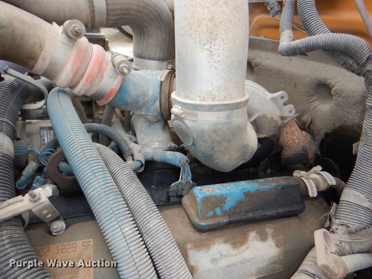 image for item DG1136 1999 International 3800 school bus