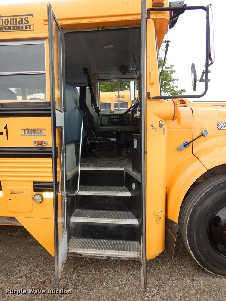 image for item DG1136 1999 International 3800 school bus