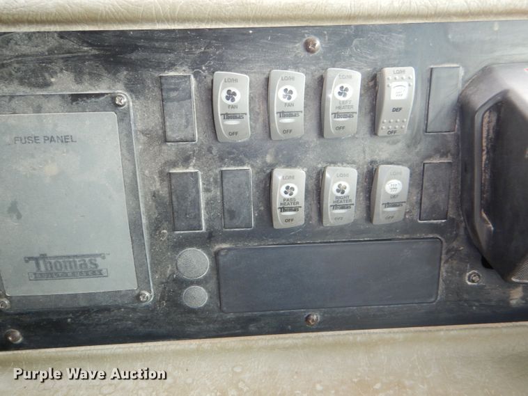 image for item DG1136 1999 International 3800 school bus