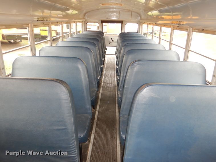 image for item DG1136 1999 International 3800 school bus