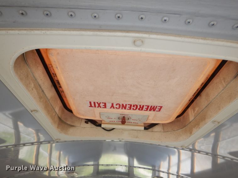 image for item DG1136 1999 International 3800 school bus