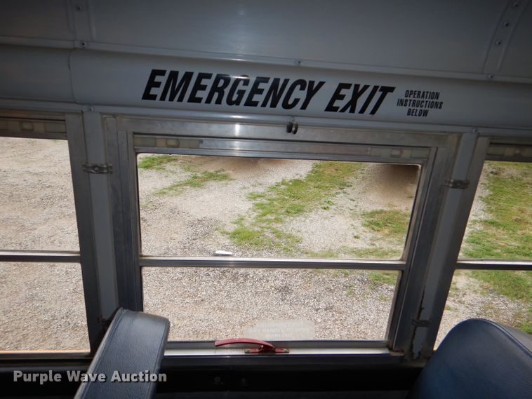 image for item DG1136 1999 International 3800 school bus