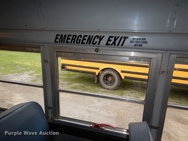 image for item DG1136 1999 International 3800 school bus