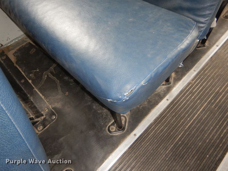 image for item DG1136 1999 International 3800 school bus