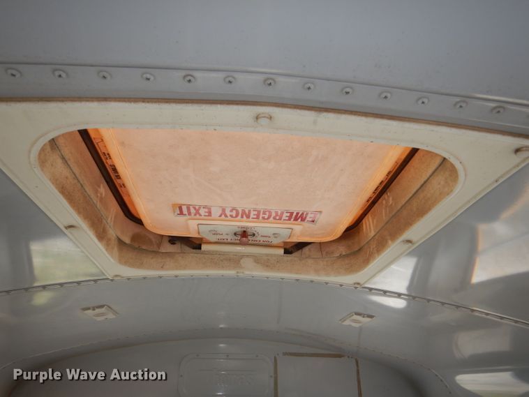 image for item DG1136 1999 International 3800 school bus