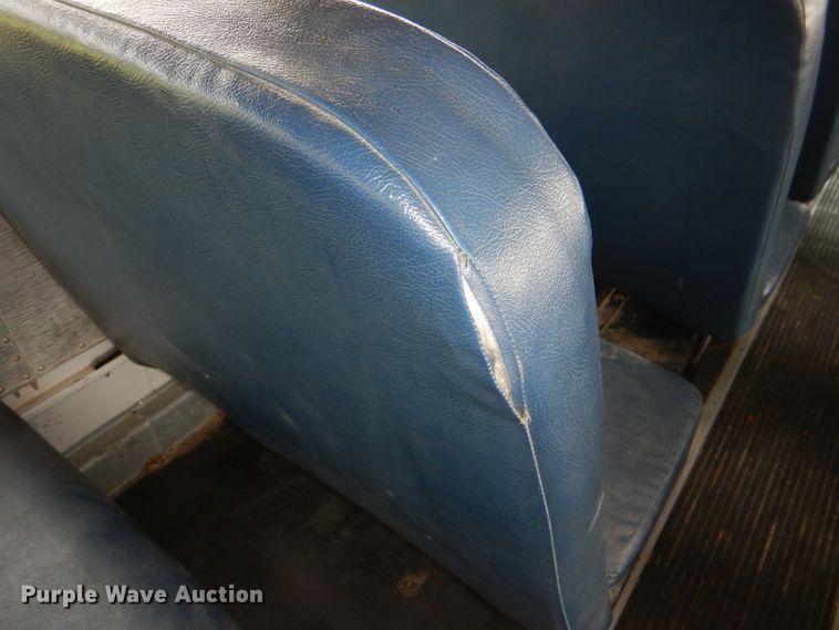 image for item DG1136 1999 International 3800 school bus