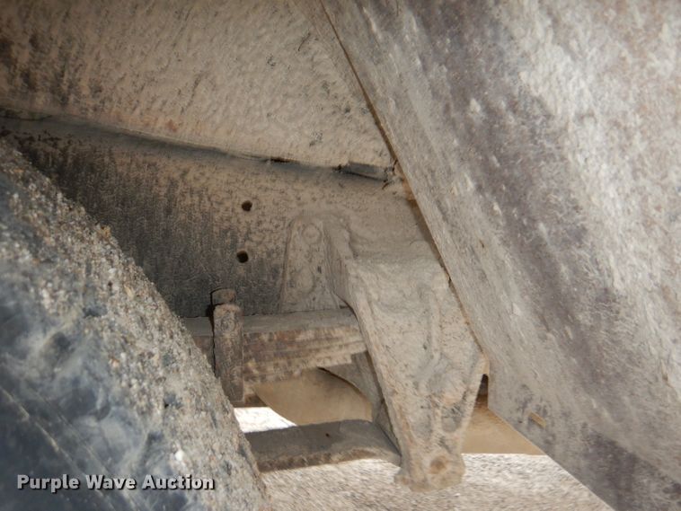 image for item DG1136 1999 International 3800 school bus