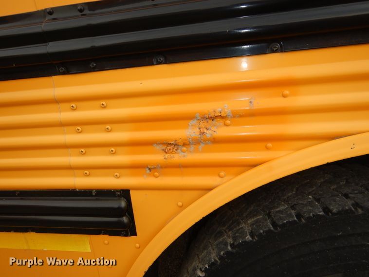 image for item DG1136 1999 International 3800 school bus