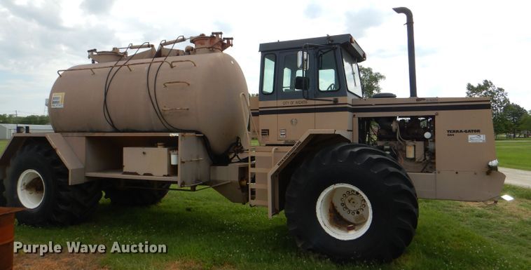 image for item DG1139 1990 Ag-Chem TerraGator 004 manure spreader