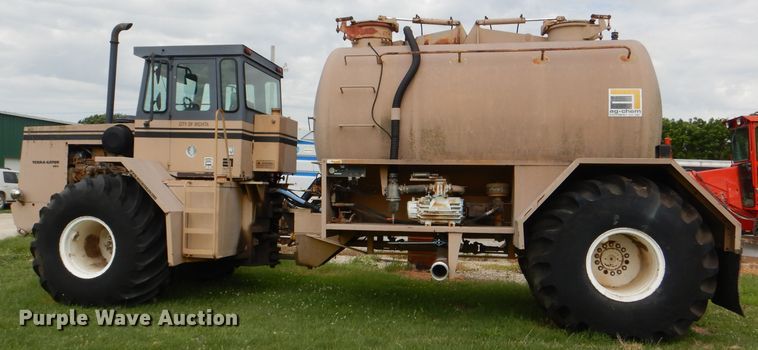 image for item DG1139 1990 Ag-Chem TerraGator 004 manure spreader