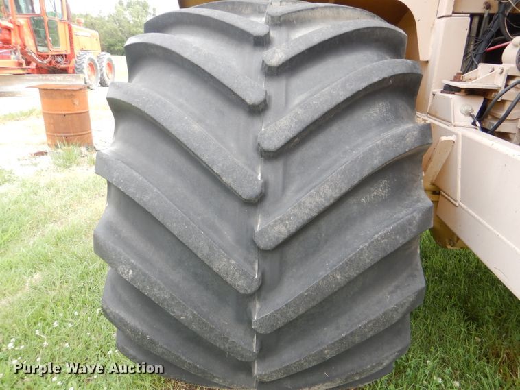 image for item DG1139 1990 Ag-Chem TerraGator 004 manure spreader