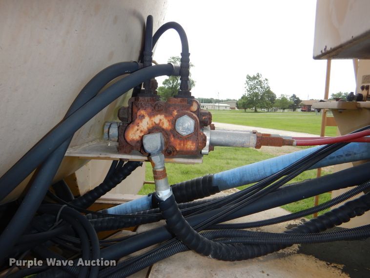 image for item DG1139 1990 Ag-Chem TerraGator 004 manure spreader