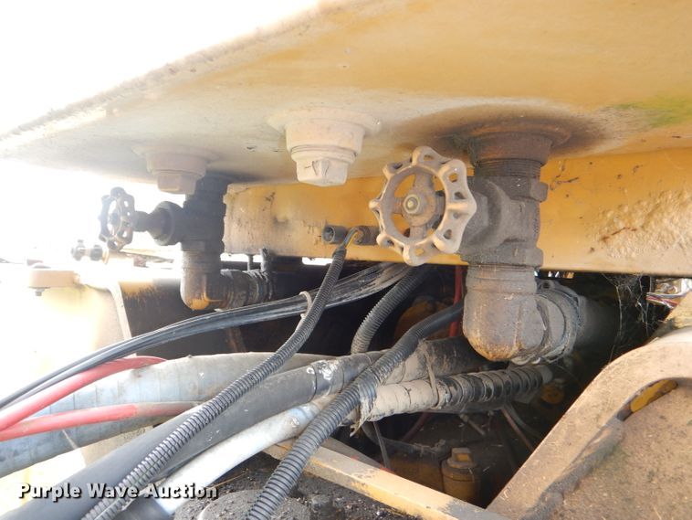 image for item DG1139 1990 Ag-Chem TerraGator 004 manure spreader