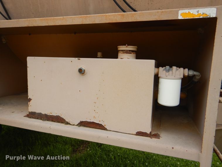 image for item DG1139 1990 Ag-Chem TerraGator 004 manure spreader