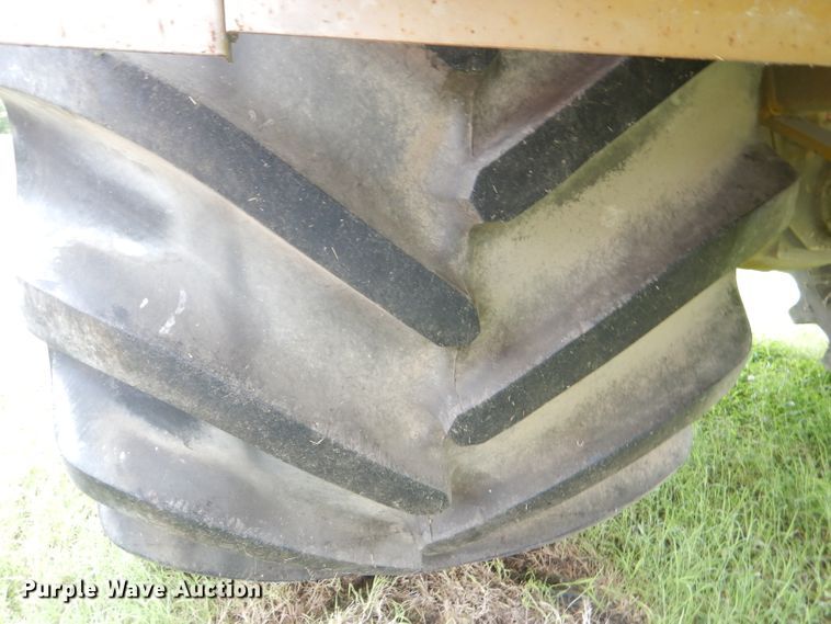 image for item DG1139 1990 Ag-Chem TerraGator 004 manure spreader