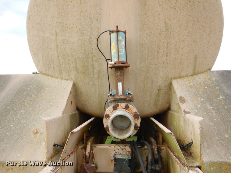 image for item DG1139 1990 Ag-Chem TerraGator 004 manure spreader