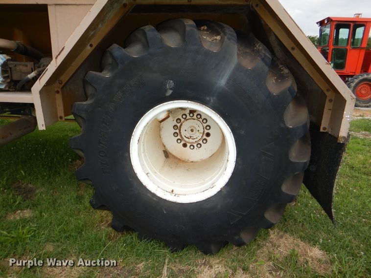 image for item DG1139 1990 Ag-Chem TerraGator 004 manure spreader