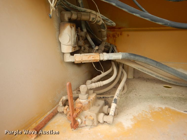 image for item DG1139 1990 Ag-Chem TerraGator 004 manure spreader