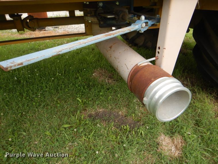 image for item DG1139 1990 Ag-Chem TerraGator 004 manure spreader