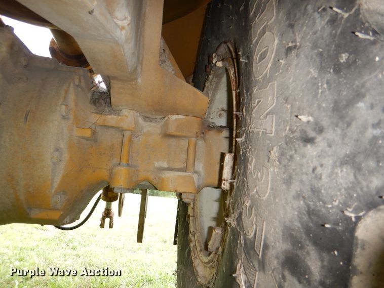 image for item DG1139 1990 Ag-Chem TerraGator 004 manure spreader