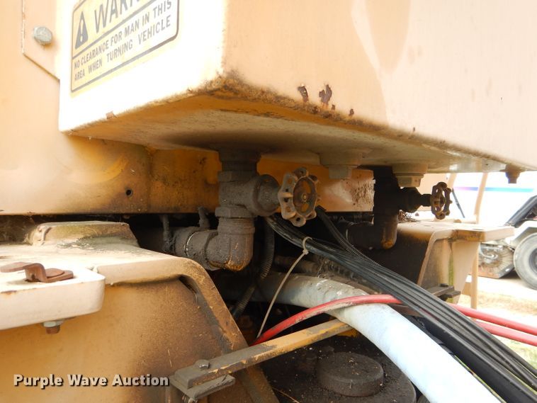 image for item DG1139 1990 Ag-Chem TerraGator 004 manure spreader